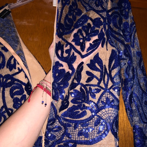 Dress - Picture 6 of 8